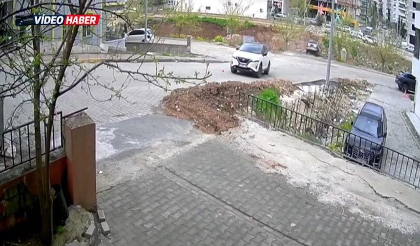 Şanlıurfa'da aracın dereye uçtuğu anlar güvenlik kamerasına yansıdı