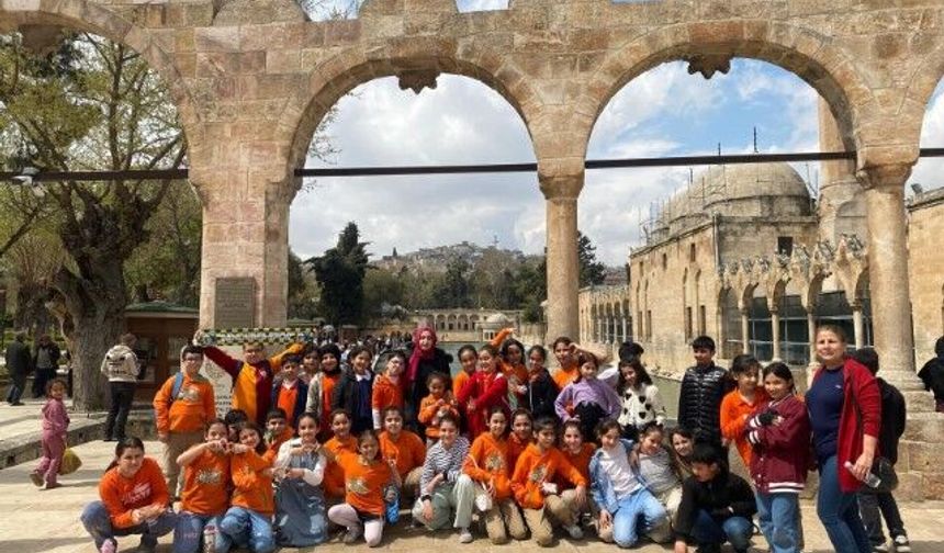 Şanlıurfa’da öğrenciler Balıklıgöl ve Eyüp Peygamber Sabır Makamı’nı ziyaret etti