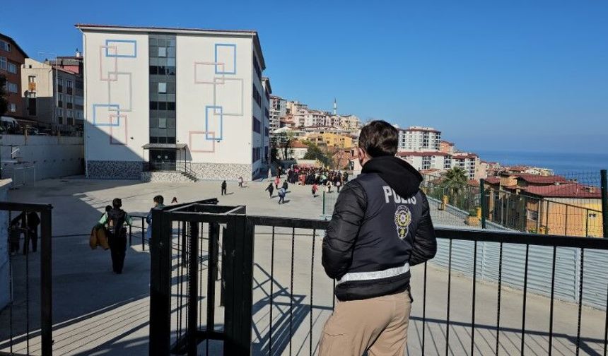 Sosyal farelere operasyon: Aralarında çocuklarda var!