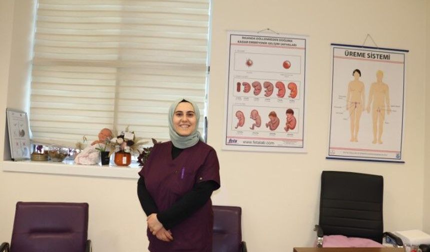 Harran’daki hemşirenin ilginç ebelik serüveni: Arabada doğurttu!