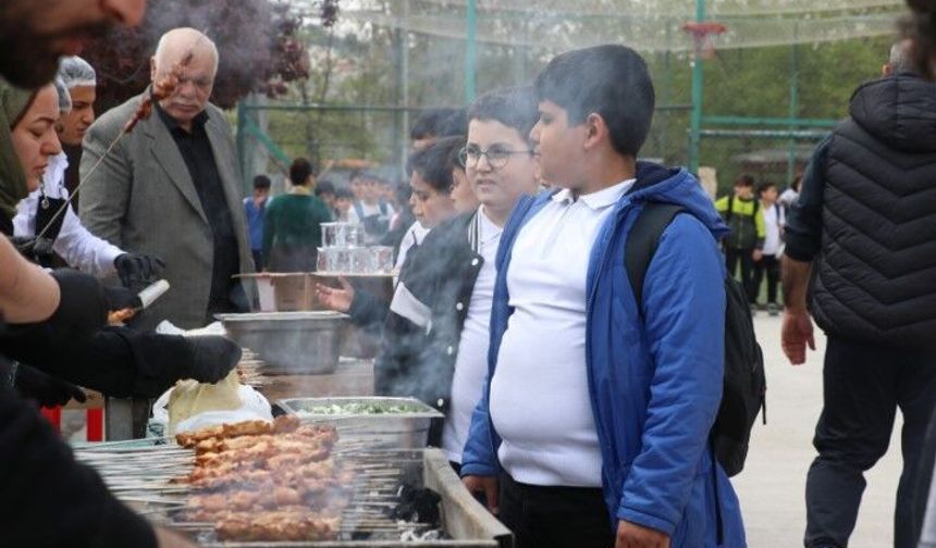 Şanlıurfa’da öğrencilere moral yemeği