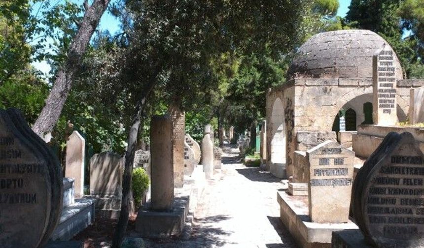 Şanlıurfa’nın Tarihi Mezar Taşları TÜBİTAK Projesiyle Kayıt Altına Alınıyor