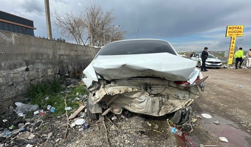 Siverek-Şanlıurfa Yolunda Korkutan Kaza: 2 Yaralı