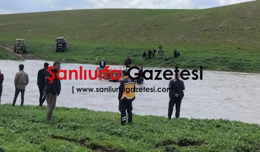 Şanlıurfa'da traktörde dereye devrildi 3 kişi mahsur kaldı