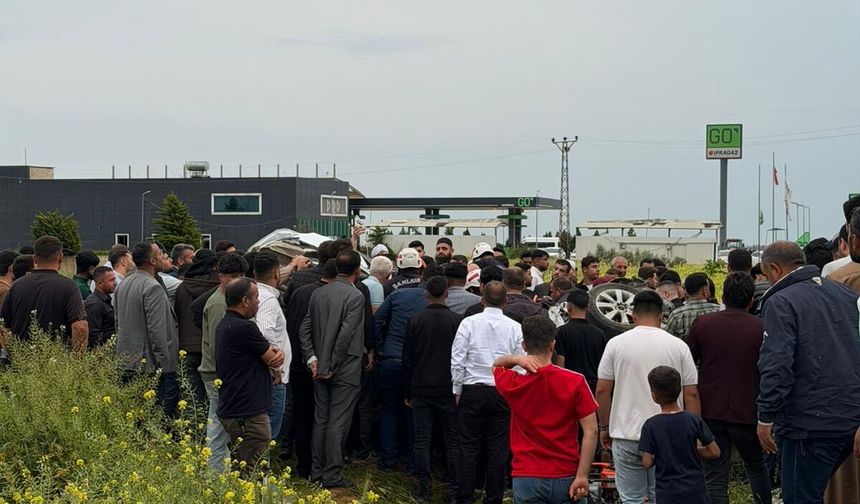 Şanlıurfa’da Feci Kaza: Akçakale Yolunda İki Araç Çarpıştı, 3 Kişi Yaralandı