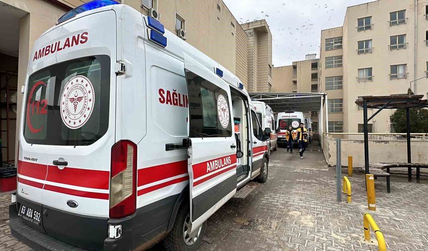 Şanlıurfa’da otomobil şarampole devrildi 5 yaralı