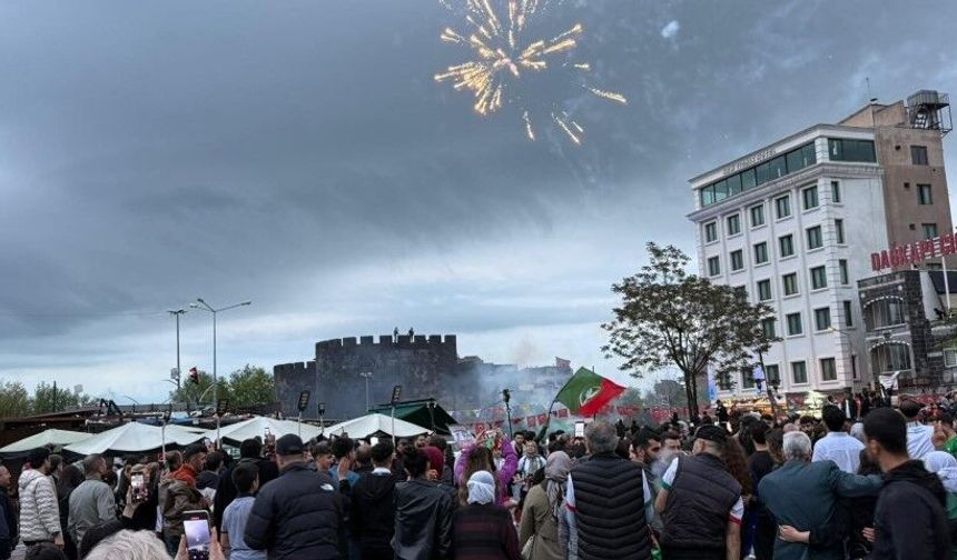Diyarbakır'da şampiyonluk kutlamalarında 11 yaralı, 10 gözaltı