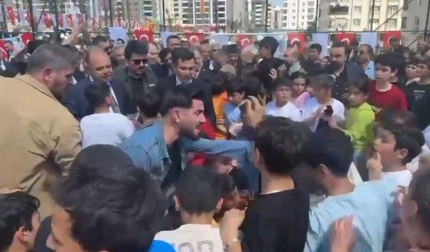 Şanlıurfa’da Erbakan ziyaretinde toplu açılış değil toplu izdiham!