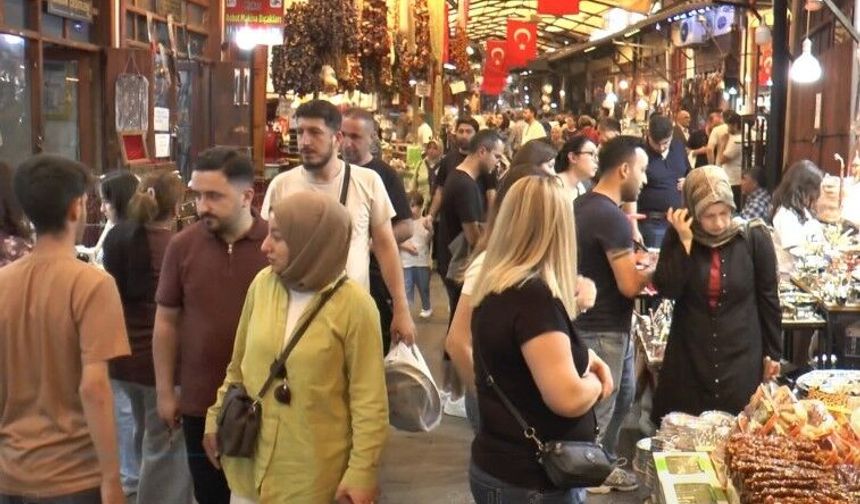 Gaziantep’te Kurban Bayramı Tatilinde Şanlıurfa dahil 6 ilden Tarihi Çarşılara Turist Akını