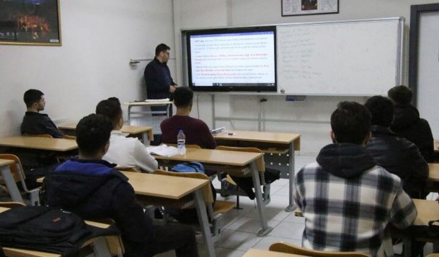 Haliliye’de Üniversite Sınavı Öncesi Öğrencilere Motivasyon Desteği
