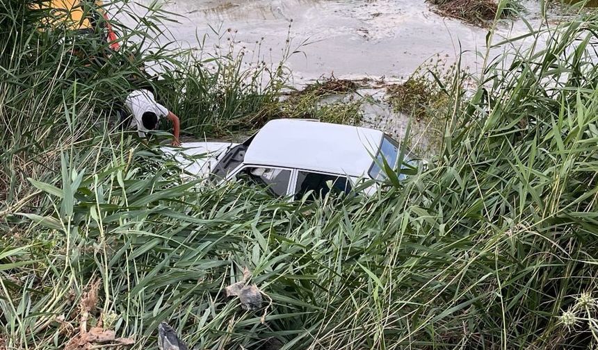Birecik’te Kontrolden Çıkan Araç Gölete Uçtu