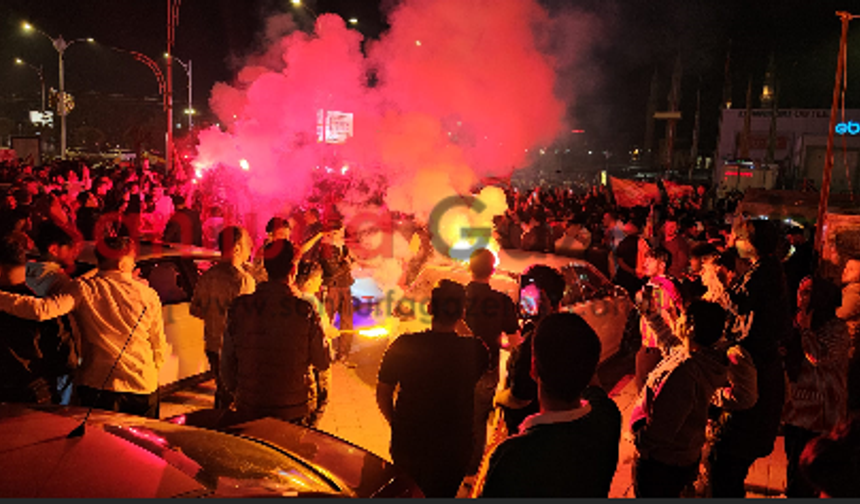 Şanlıurfa’da Şampiyonluk Coşkusu: Galatasaray Taraftarı Sokaklara Döküldü