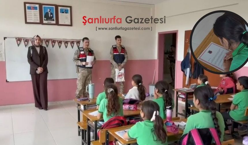 Hilvanlı öğrencilerden jandarmaya moral desteği