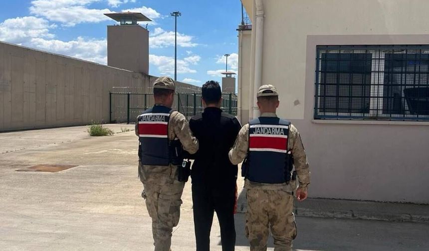 Göçmen kaçakçısı Şanlıurfa’da yakalandı; 1 gözaltı