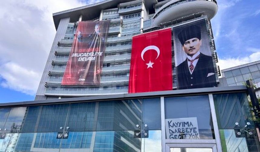 CHP Genel Merkezi Çevresinde Polis Barikatı Kuruldu