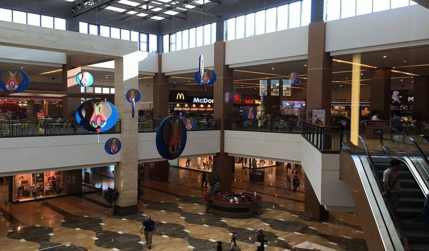 Şanlıurfa’da Şoke Eden Hırsızlık Yöntemi: Üst Üste 6 Kot Giydi