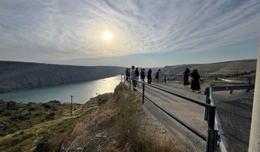 Şanlıurfa Halfeti Bayramda Turist Akınına Uğradı