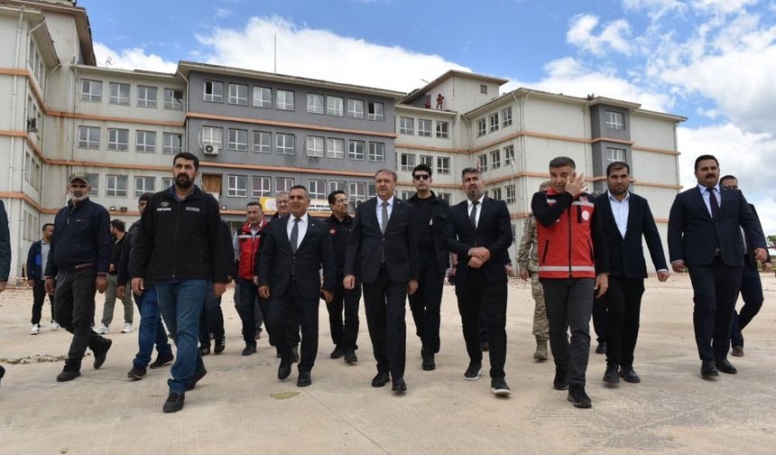 Vali Şıldak Fırtınadan Etkilenen Viranşehir’de İncelemelerde Bulundu