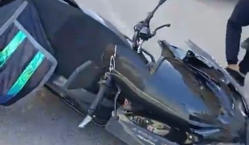 Birecik’te Kontrolden Çıkan Motosiklet Araca Çarptı