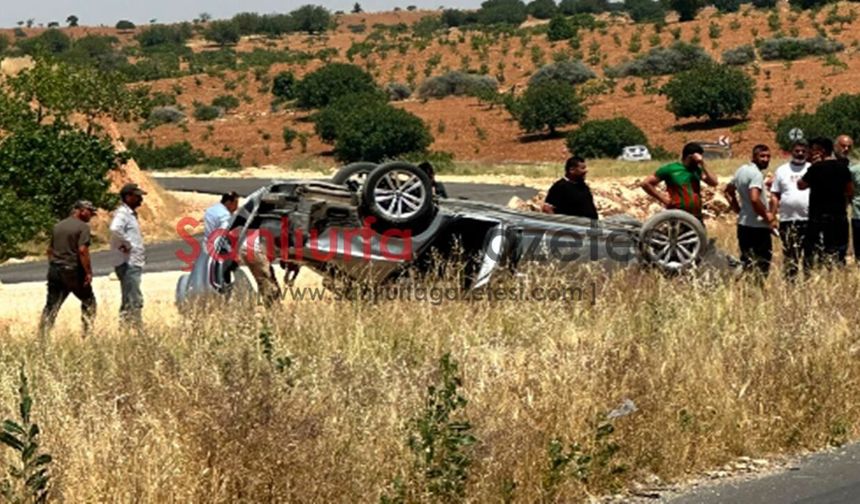 Şanlıurfa’da Otomobil Şarampole Devrildi: 3 Kişi Yaralandı