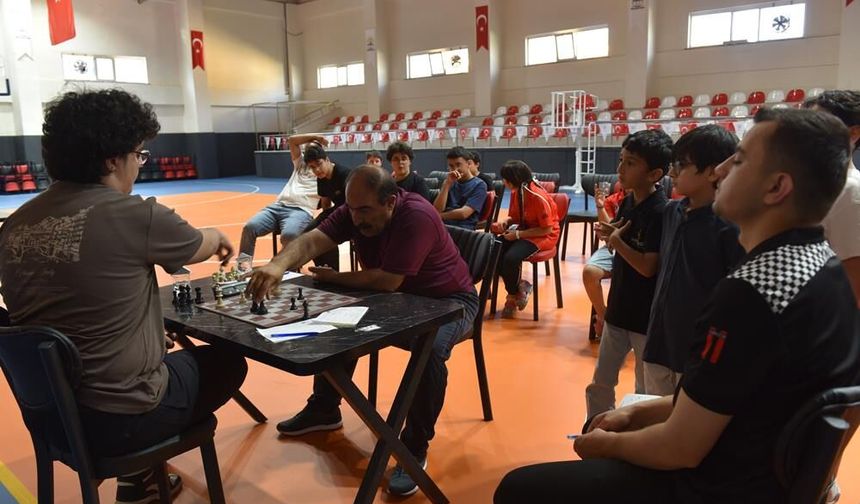 Özel güne özel turnuva; Siverek'te ödüller sahiplerini buldu