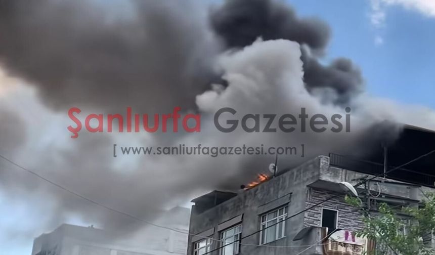 Şanlıurfa’da Çatı Katında Çıkan Yangın Korkuttu