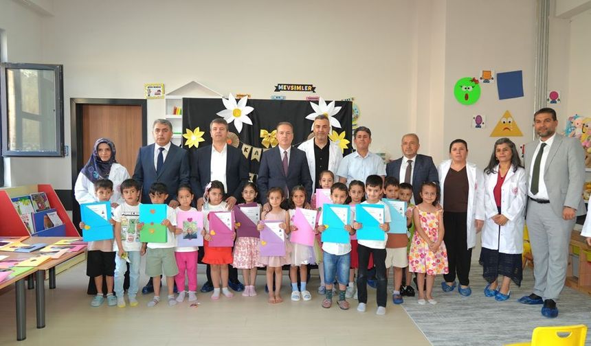 Şanlıurfa'da çocuklar karnelerini aldı