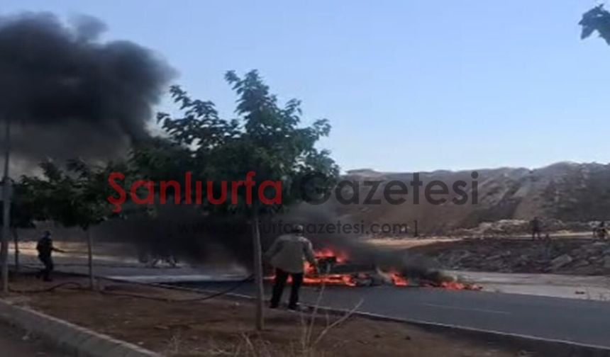 Şanlıurfa’da Seyir Halindeki Araç Alev Aldı: 1 Kişi Yaralandı