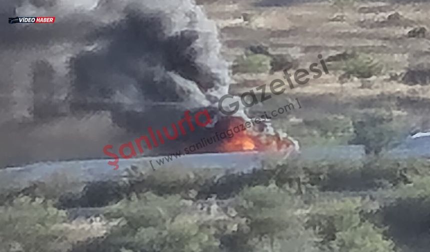 Şanlıurfa-Gaziantep Otoyolunda seyir halindeki TIR alev alev yandı