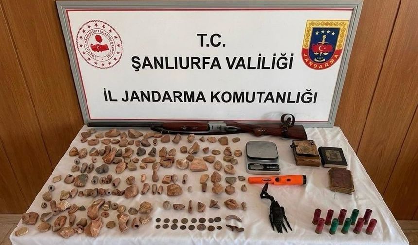 Tarihi eser kaçakçısına darbe: Halfeti jandarma dur dedi!
