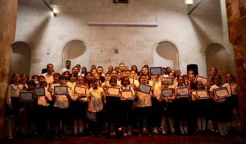 Şanlıurfa’da 61 Öğrenci Konservatuvardan Mezun Oldu! Sahne Şovları Büyüledi