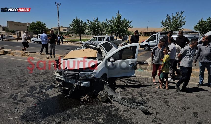 Şanlıurfa’da otomobil TIR’ın altına girdi sürücü ağır yaralandı