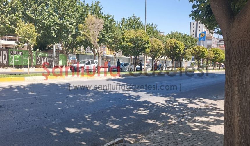 Şanlıurfa'da 4 Araç Birbirine Girdi: Zincirleme Kazada Maddi Hasar Oluştu