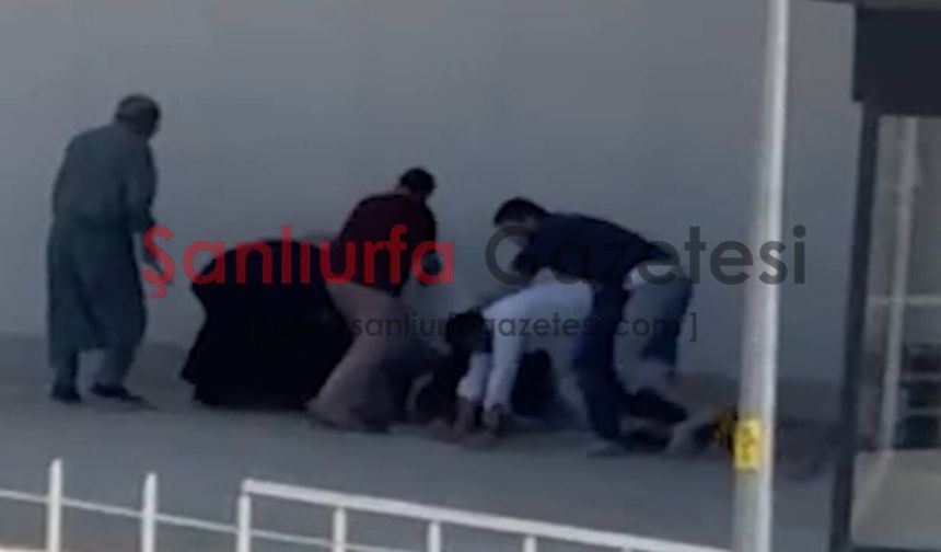 Şanlıurfa'da Dükkan Satışı Tartışması Taşlı Sopalı Kavgaya Dönüştü: 2 Yaralı