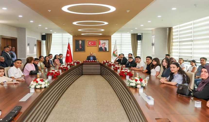 Şanlıurfa'nın LGS Yıldızları Büyükşehir Belediyesi'nde Buluştu!