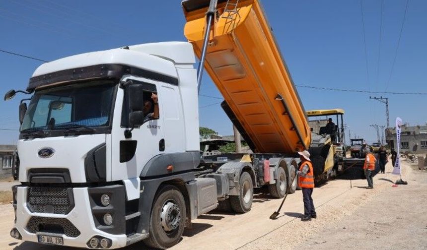 Şanlıurfa Büyükşehir Belediyesi Hilvan'da asfalt çalışmalarını hızlandırdı
