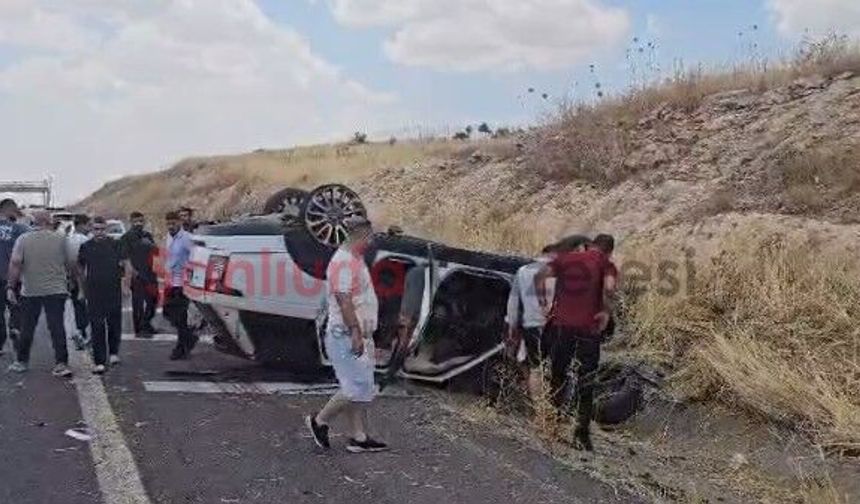 Şanlıurfa-Gaziantep Karayolunda Trafik Kazası: Araç Şarampole Devrildi, Sürücü Yaralandı