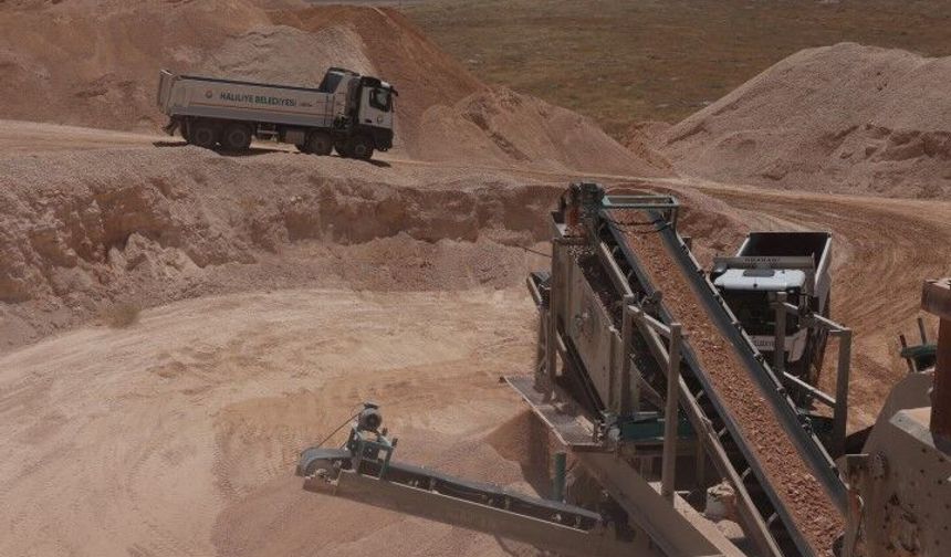 Şanlıurfa Haliliye Belediyesi Kendi Yol Malzemesini Üretiyor