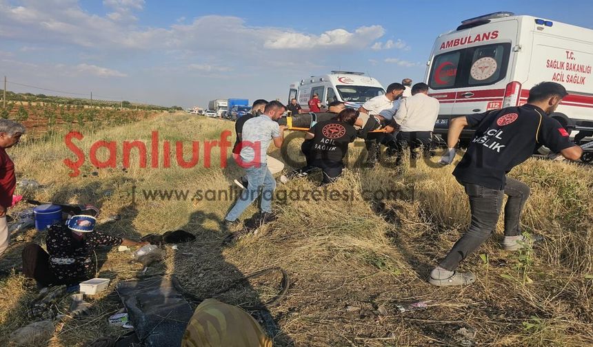Şanlıurfa'da Tarım İşçilerini Taşıyan Minibüs Şarampole Devrildi: 20 Yaralı