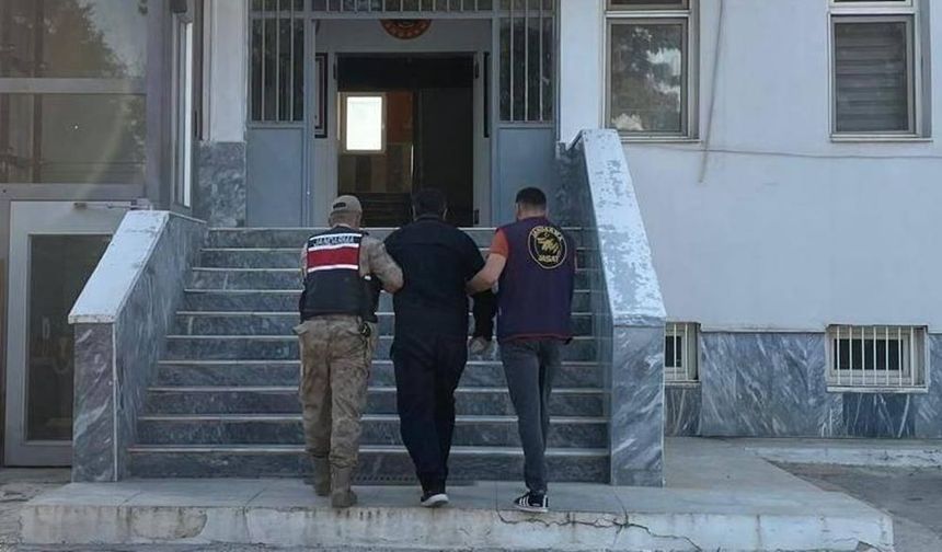 Silahlı gangster daha fazla gizlenemedi: Şanlıurfa jandarma avladı!