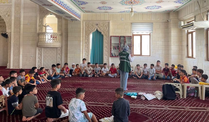 Bilinçli çocuklar için Şanlıurfa Yeşilay’ı yaz kurslarında çocuklarla buluştu