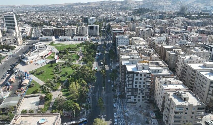 Şanlıurfa'da Atatürk Bulvarı Geçici Olarak Trafiğe Kapanıyor