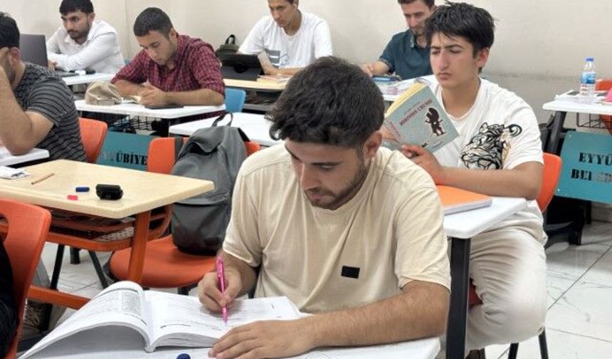 Eyyübiye Belediyesi'nden YKS Adaylarına Ücretsiz Tercih Desteği