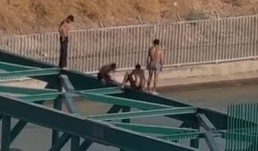 Şanlıurfa’da Tehlikeli Serinlik! Gençler Sulama Kanalına Atladı