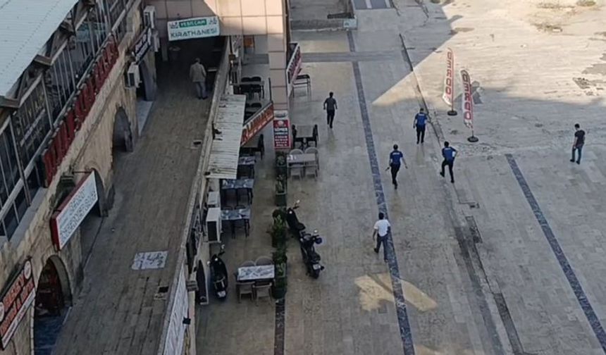 Şanlıurfa'da polis aracının önce camını bıçakla kırdı sonra ekiplere saldırdı; "Kaçamadı!"