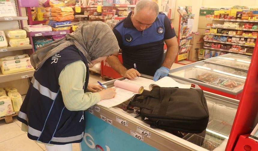 Raflar Tek Tek Kontrol Edildi! Şanlıurfa’da Kurallara Uymayanlara Ceza