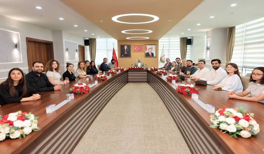 Şanlıurfa’nın Gururu Dünyayı Salladı! Dünya Şampiyonu Koro Gülpınar’ı Ziyaret Etti