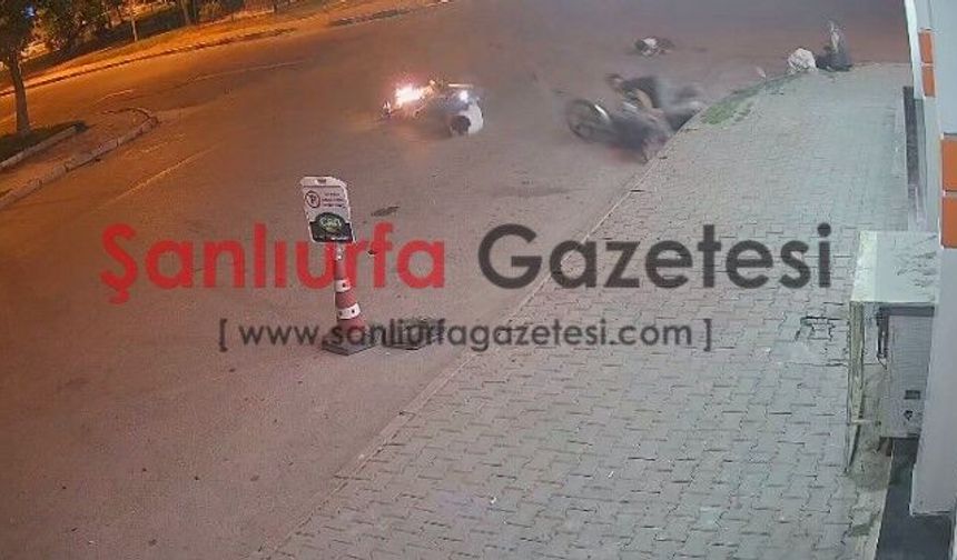 Şanlıurfa’da Çarpışmanın Ardından Motosiklet Alev Aldı! Kaza Kamerada