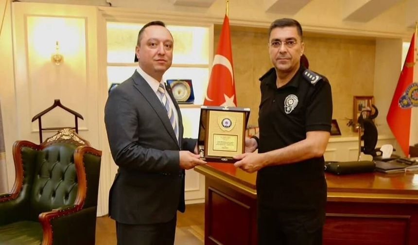 Görev Yeri Değişti, Şanlıurfa’daki Emeği Unutulmadı: Salim Şen’e Plaket