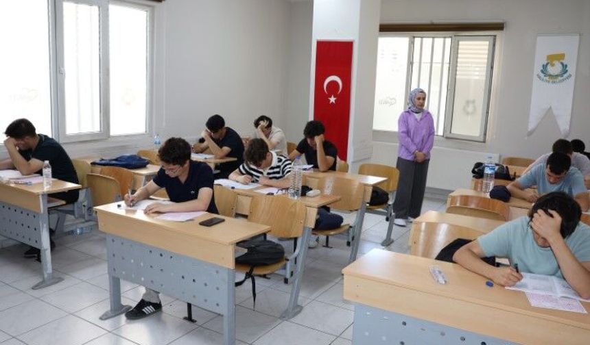 Haliliye’de Emeklerin Karşılığı Alındı: 95 Öğrencinin Üniversite Sevinci